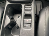 パーキングブレーキはスマートな電子制御式と合わせて渋滞時等にブレーキペダルから足を離しても停車状態を保持してくれるオートブレーキホールド機能で運転が楽になります。スタートはアクセルペダルを踏むだけ
