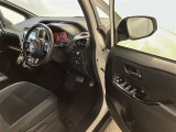 分かりやすく操作しやすい運転席まわりです☆