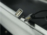 ◆USBチャージャー◆使いやすい場所に装備されています。