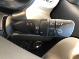 ☆オートライト機能☆車外の明るさに応じて自動的でヘッドランプを点灯および消灯します。夕暮れ時やトンネルなどで便利です!