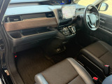 当店の車はHonda認定中古車になります。納車前の点検整備、内外装の仕上げもちろんのこと、走行距離無制限の無料保証もついておりますのでお客様に安心していただけるお車を取り揃えております。