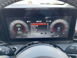 運転支援システムなどのお車の様々な情報がメーター内で確認、設定できます