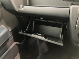 品質には自信があります!ハッピーの品質・キレイなお車をお届けさせていただきたい!そんな気持ちでキレイに仕上げております。フロアマットなどの清掃はもちろん、シート下なども徹底的に清掃しております。