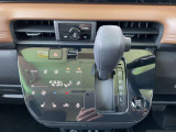 「オートエアコン」付き一年中快適な室内を提供!車内温度を設定すると、風量を自動で調節してくれます。さらに前席シートヒーター、ハンドルヒーターつき(^^)/