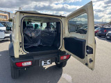 荷物がどれだけ載るか一目で確認。広さ・開口部・段差、内張りの状態までチェックできます。