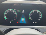 安全な車間を常にキープ。アダプティブクルーズコントロール。