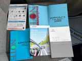 取扱説明書や新車時からの保証書などしっかり有りますよ!