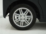 ◆アルミホイール装着車です!これで足元まわりもおしゃれにきまります!