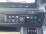 冬の季節にはうれしいシートヒーターが運転席に装備されてます。エアコン暖房を組み合わせれば全身暖かく、乗車することができます。