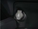 ◆12V電源ソケット◆スマートフォンの充電等にも便利な電源ソケット!使いやすい場所に装備されています。