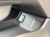12V電源ソケットを設置しています。周辺機器の充電にご利用いただけます。