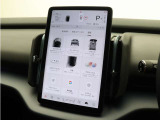 直感的な構成により、必要なときに運転の邪魔をすることなく、適切なサポート情報およびエンターテイメントを提供することができます。