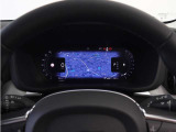 Google アシスタントを呼べば、友人や家族、会社の同僚への連絡や、車内環境の調整も思いのまま。ルート案内やエンターテイメント機能を利用する際も、ステアリングから手を離す必要はありません。