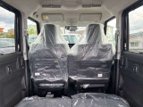 積載性が広がるシートアレンジ。倒し方や可動域、荷室の広がりが分かり、使い道を想像できます。