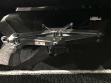 【ジャッキ】車体を持ち上げるための工具