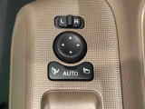 キーフリー連動で施錠時に格納します。降車の直前まで後方確認ができ、閉じ忘れも防げます。