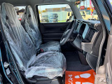 シートヒーター内蔵。これで冬はいつまでも車内で震えてるという事がなくなりますね!冷え性の方にもオススメ!