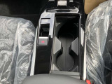 ドリンクホルダーはちゃんとペットボトル入りますよ。