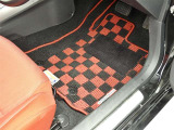 高品質カークリーニング 外装・内装、岐阜トヨペットの専門スタッフがシートもカーペットも綺麗に洗浄済み!プロの仕上げを是非ご確認ください。