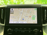 鮮明な地図表示で、スムーズなナビゲーションをサポートします。詳細な情報が確認でき、安心して運転できます。