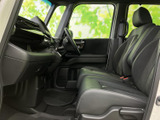 上質な素材を使用したドアトリムが、車内の雰囲気を格上げ。細部にまでこだわったデザインです。