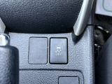 4WD/寒冷地仕様/地デジ対応ナビ/ワイパーデアイサー/フルフラットシート/キーレスキー/ETC/横滑り防止装置/アクセサリーソケット/エアコン/メンテナンスノート/取扱説明書