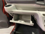納車前にはプロのメカニックが点検、整備を行いますので安心してお乗り頂けます!!