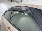 ★ドアバイザー★雨天時に窓を開けても濡れにくく車内に雨が入り込むのを防ぎながら換気ができます(^^♪