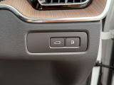 ◆パワーテールゲート/運転席から降りることなくテールゲートの開閉が可能です。