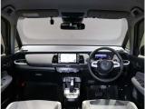 細いピラー、水平なインパネで視認性が良く、運転がしやすいですよ!