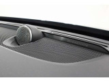 Bowers & Wilkins プレミアムオーディオシステム。可能な限り最大限リアルで臨場感溢れるサウンドを実現するために生み出され、車内のどこに座っていても、驚くほどにクリアでリアルな音楽を楽しむことができます