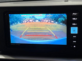 【バックカメラ】駐車時に後方がリアルタイム映像で確認できます。大型商業施設や立体駐車場での駐車時や、夜間のバック時に大活躍!運転スキルに関わらず、今や必須となった装備のひとつです!