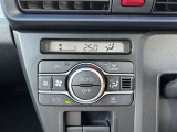 オートエアコンなので細かい温度調整も可能で常に快適な車内空間を保てます♪