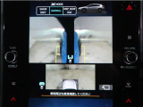 フロント&サイドカメラの映像はセンターインフォメーションディスプレーに表示されます!死角になりやすい車両左前方の確認や路肩への幅寄せに便利ですヨ!!