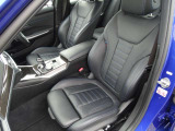 長時間の運転でも疲れにくく、オーナー様の事だけを考えて作成したBMWならではのとっておきのシートです。