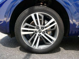 【アルミホイール】アルミホイール 5セグメントスポークデザイン コントラストグレー ポリッシュト 8Jx20+255/45 R20タイヤ(左前)