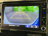 停車時に映像を楽しめます。お子様連れのご家族にもおすすめです。移動時間を有効活用して、快適なひとときを過ごしましょう。