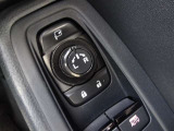駐車時や狭い道でのすれ違い時に気を使うミラー。電動格納式ドアミラーはそんな時に便利です。