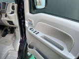 運転席側のドア部。パワーウィンドーのスイッチになります。