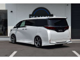 KUHLオリジナルエアロキットも各種販売しております。こちらの車両をベースにコンプリートカー制作も可能です。ご希望のカスタム内容でいオリジナルの一台をご提供いたします。