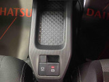 納車前には12ヶ月点検相当の点検と消耗品の交換をダイハツの整備士がしっかり整備してお渡しします。また、納車後には無料の1ヶ月点検がございます。