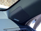 【BOSEプレミアムサウンドシステム】12個の高性能スピーカーを車室内に配置。迫力の重低音をお楽しみいただけます。