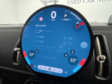 メーカーオプションのシートヒーターとステアリングヒーターが付いており、冬場も安心です。
