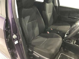 【まるクリ】内装工程では、中古車を気持ちよくお乗りいただけるよう清掃しております。シートの洗浄はもちろん、ニオイの元となるフロアカーペットまで洗浄・消臭を実施。