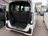 ☆お車についた傷やヘコミ、事故の修理もハヤシにお任せください。自社鈑金工場で修理ができますの安心です☆