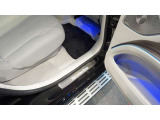 メルセデスジャパンが定めるサーティファイドカー(認定中古車)として登録を致しますので、納車時にはタイヤやバッテリー等も規定以下の数値であれば、整備代金を頂かず、無償で交換となります。ご安心下さい。