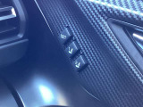 メモリー付きパワーシートを装備