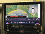 【パノラミックビューモニター】専用のカメラにより、上から見下ろしたような視点で360度クルマの周囲を確認することができます☆死角部分も確認しやすく、狭い場所での切り返しや駐車もスムーズに行えます。