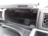 運転席前収納