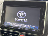 【大画面ナビ】人気の大型9インチナビを装備。存在感のある大画面はインパクト大!ナビ利用時のマップ表示は見やすく、テレビやDVDは臨場感がアップ!いつものドライブがグッと楽しくなります♪